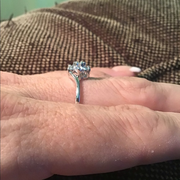 Blue topaz and white topaz sterling silver ring - Picture 4 of 4